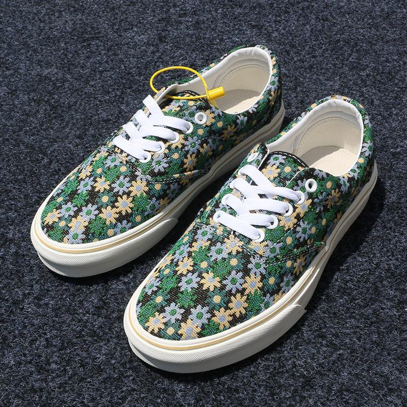 Trendy Green Floral Canvas Shoes