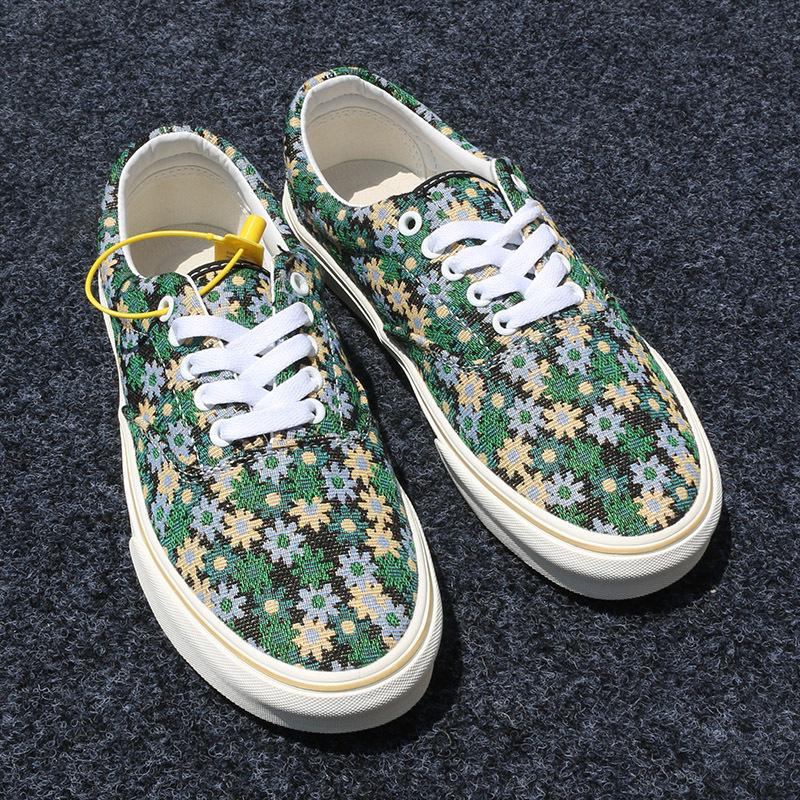 Trendy Green Floral Canvas Shoes