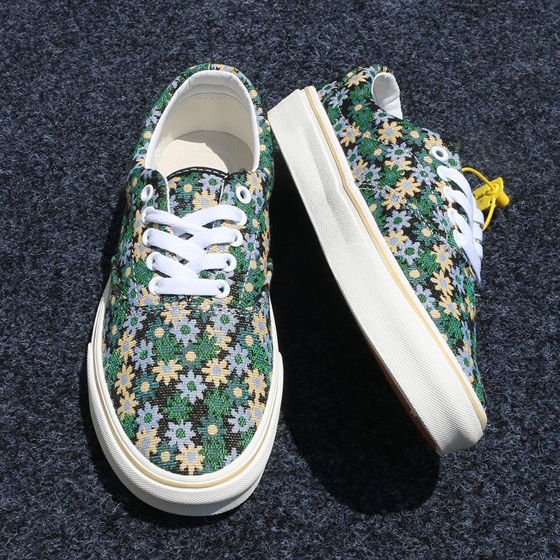 Trendy Green Floral Canvas Shoes