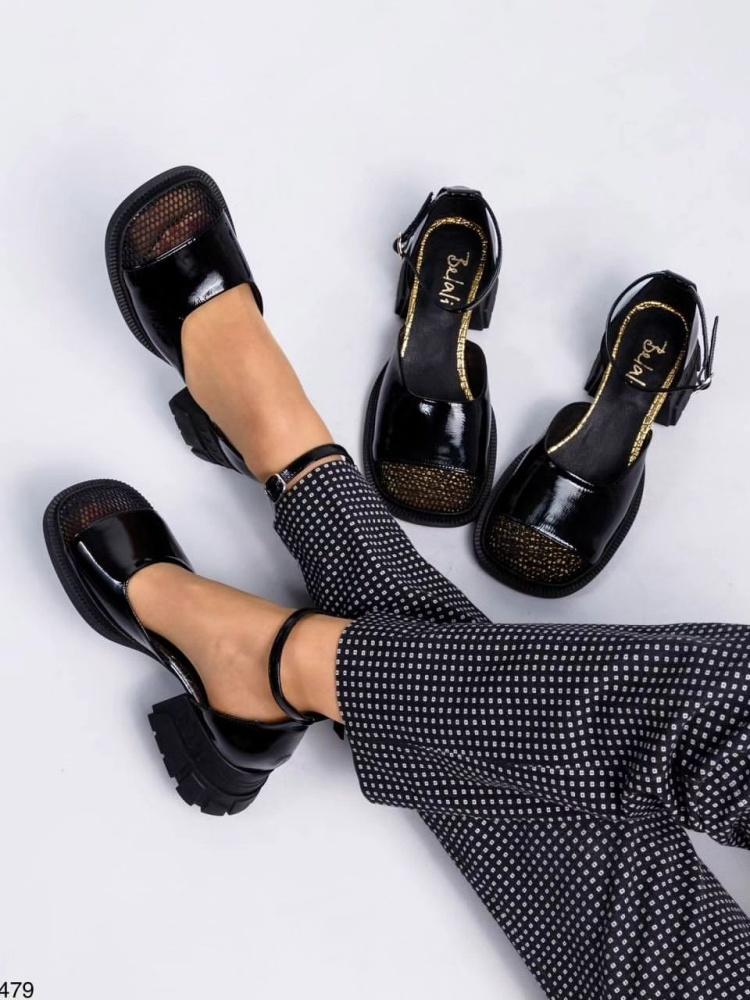 Square Toe Breathable Low Heel Sandals