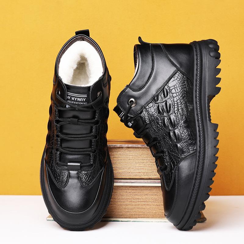 Warm woolen leather shoes with extra fleece in winter