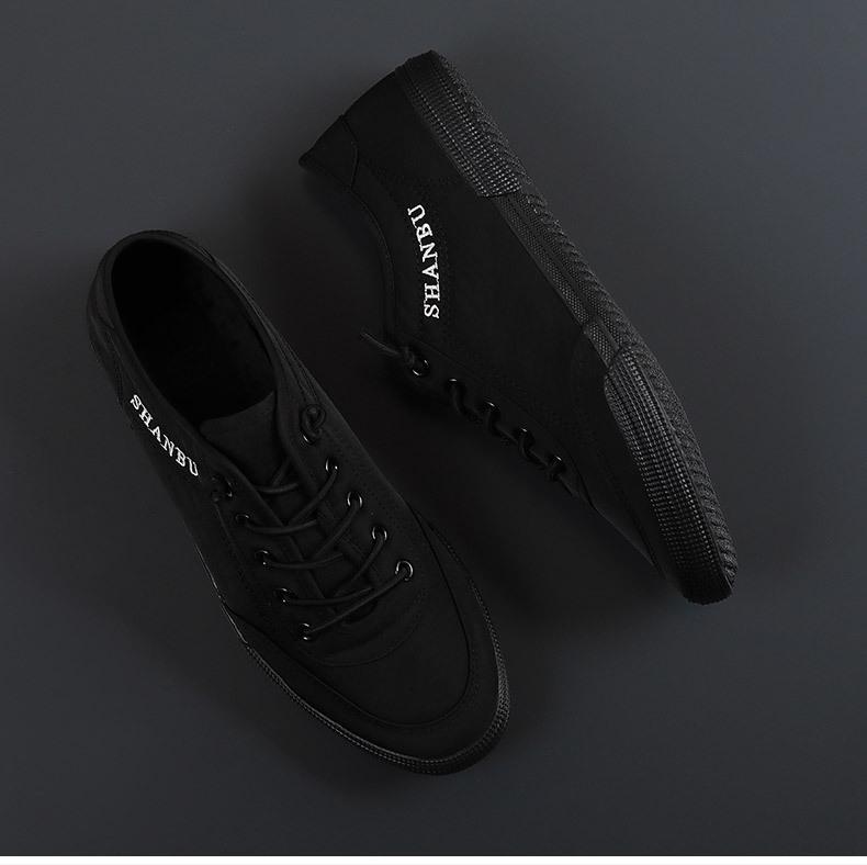 New breathable canvas shoes