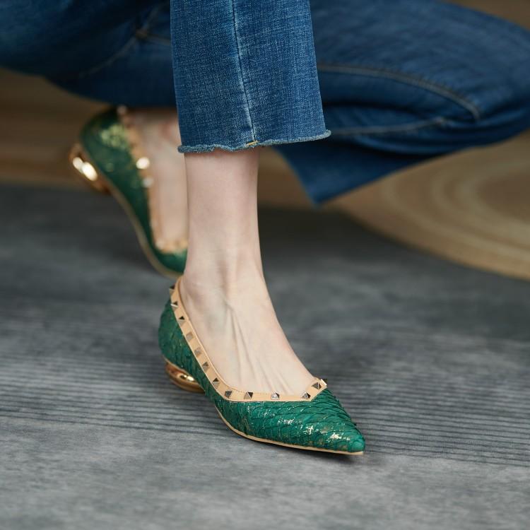 Chic Grass Skin Point-toe Loafers